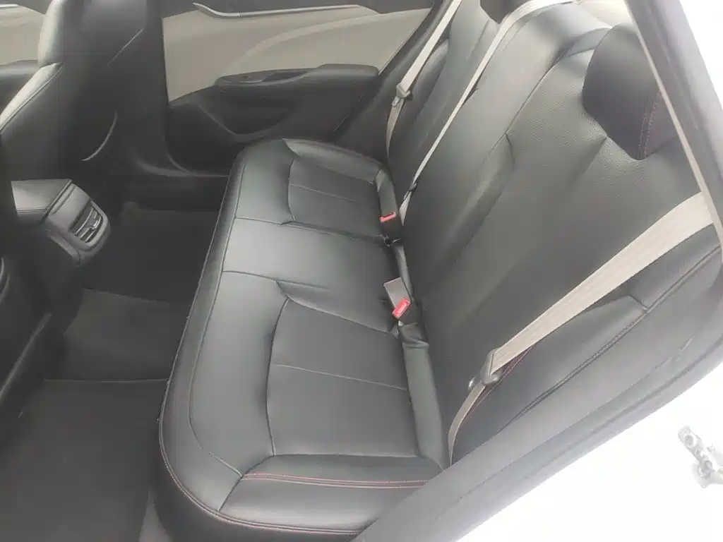 Buick Excelle — миниатюра 17