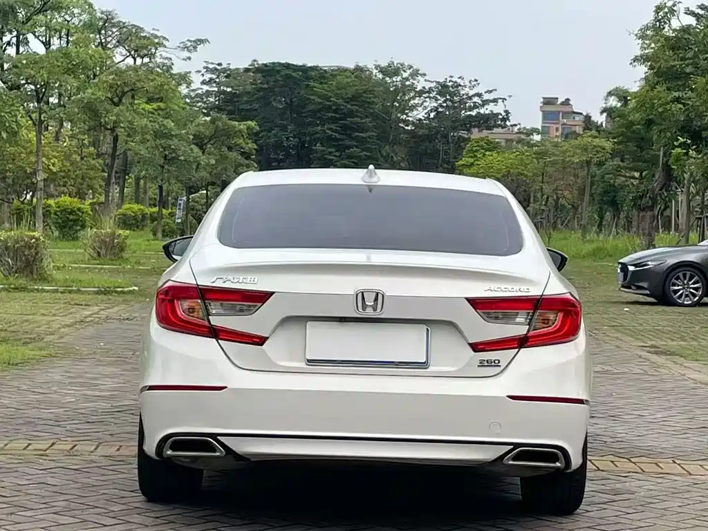 Honda Accord — миниатюра 9