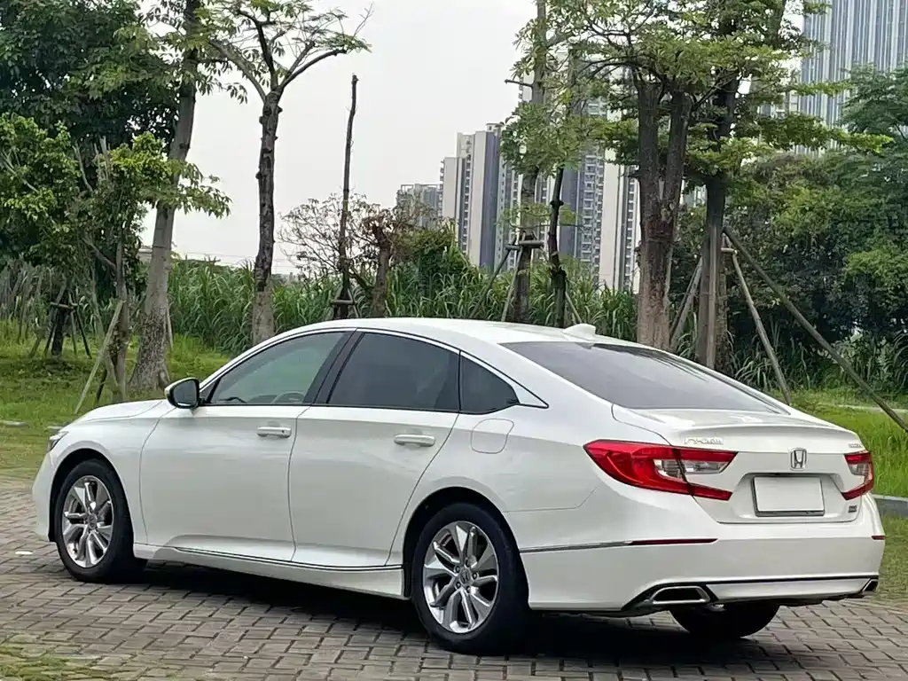 Honda Accord — миниатюра 10
