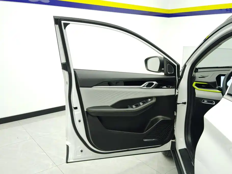 Geely Binyue — миниатюра 7