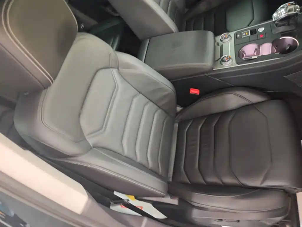 Volkswagen Touareg — миниатюра 25