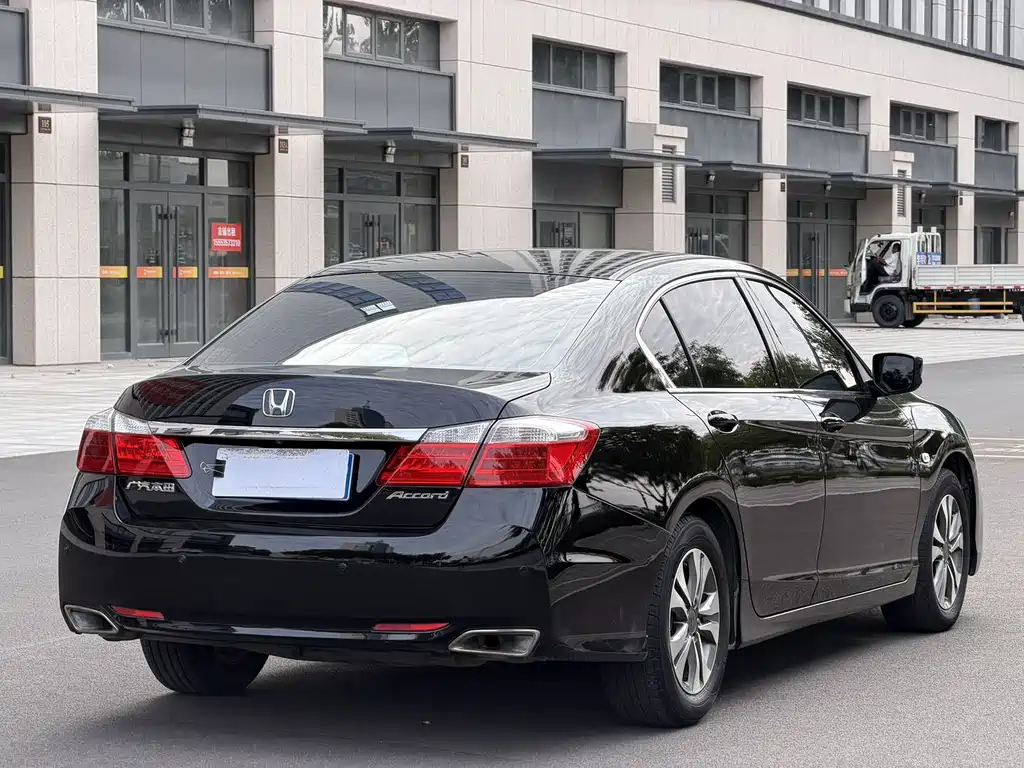 Honda Accord — миниатюра 6