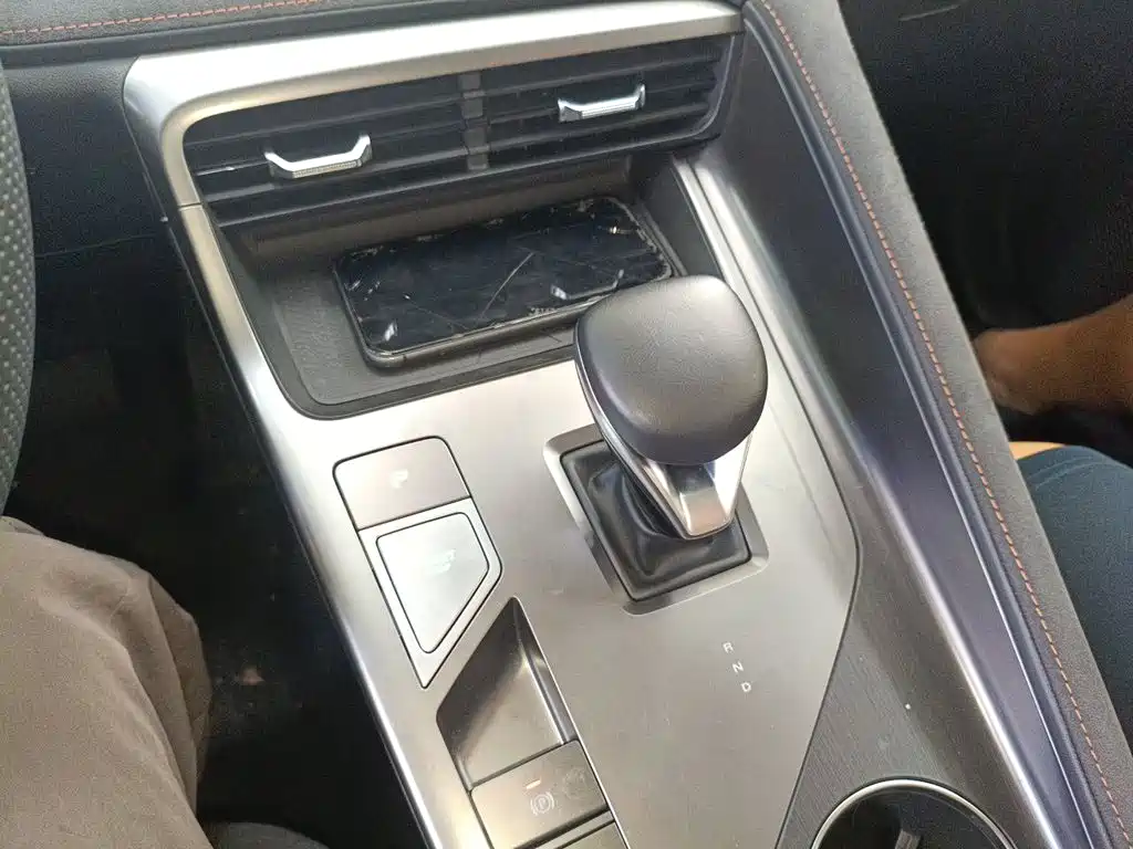 Roewe D5X DMH — миниатюра 15
