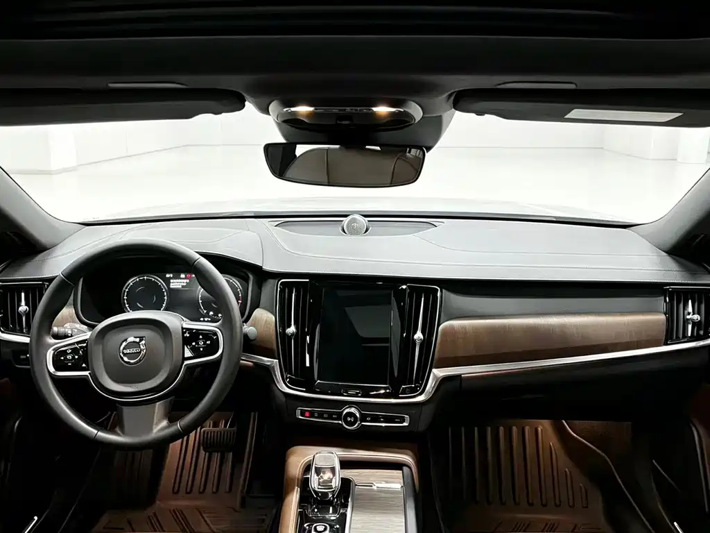 Volvo S90 — миниатюра 8