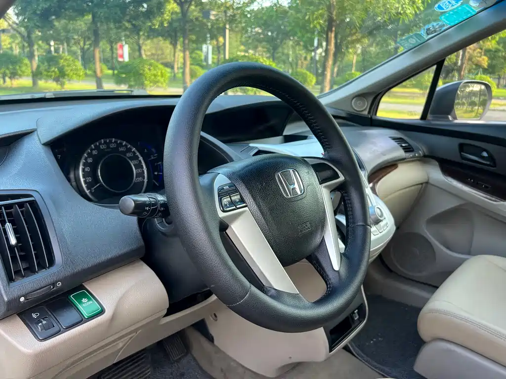 Honda Odyssey 2.4L Comfort Edition, фото 16