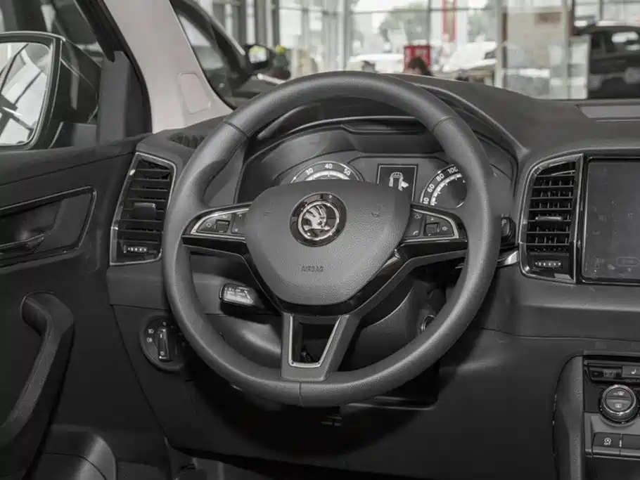 Skoda Karoq — миниатюра 12
