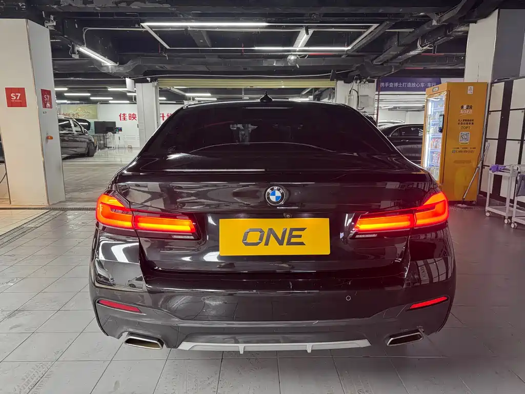 BMW 5 Series — миниатюра 10