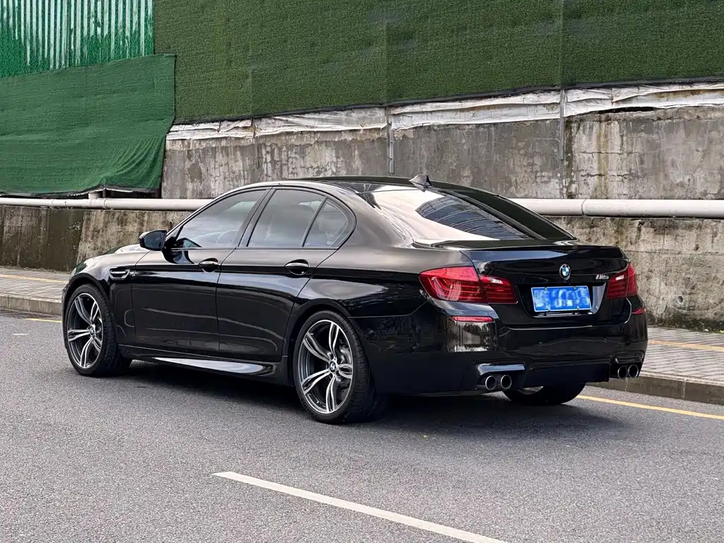 BMW M5 — миниатюра 3