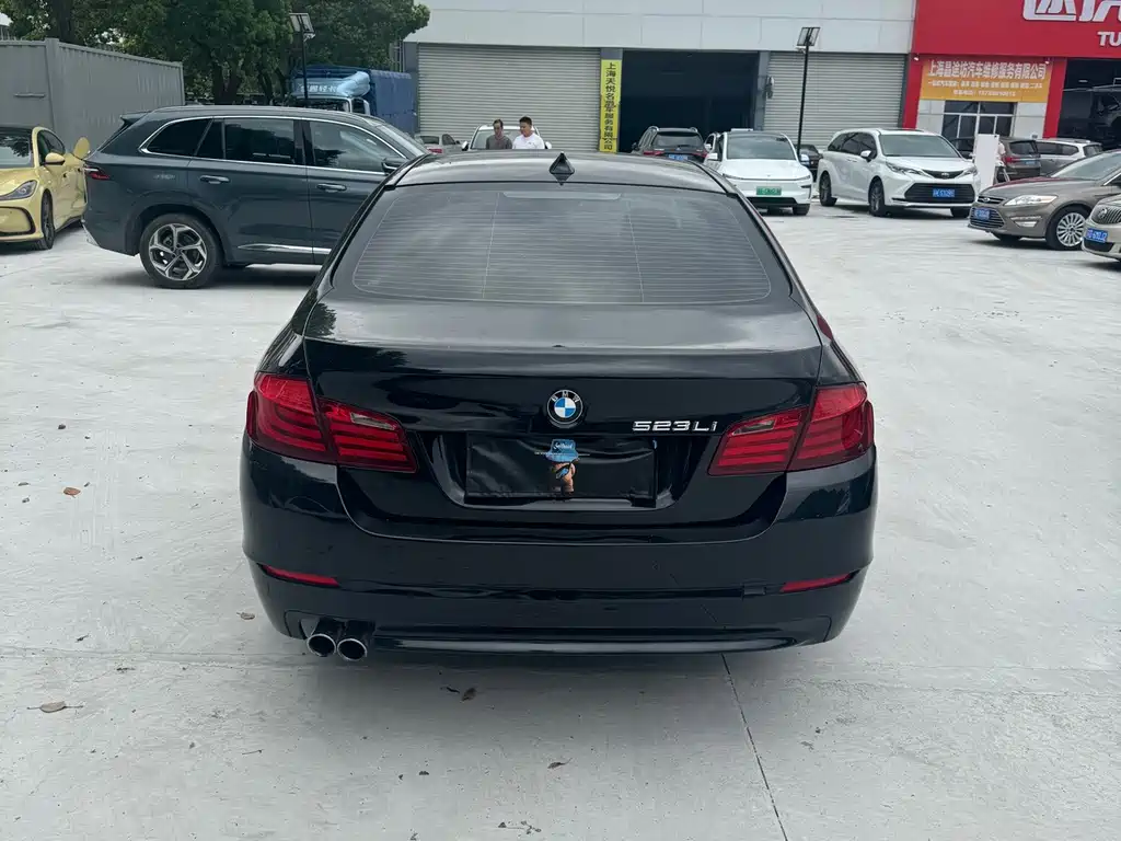BMW 5 Series — миниатюра 15
