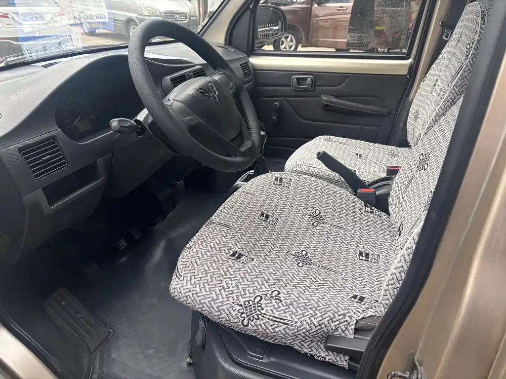 Wuling Rongguang — миниатюра 12