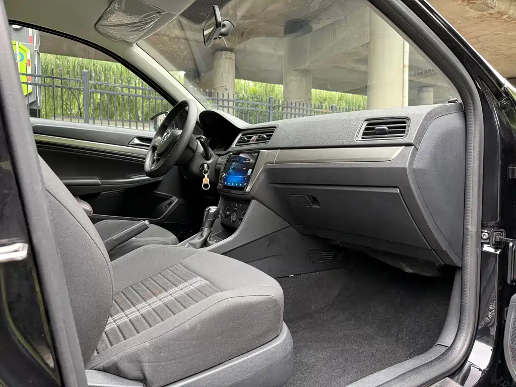 Volkswagen Lavida — миниатюра 9
