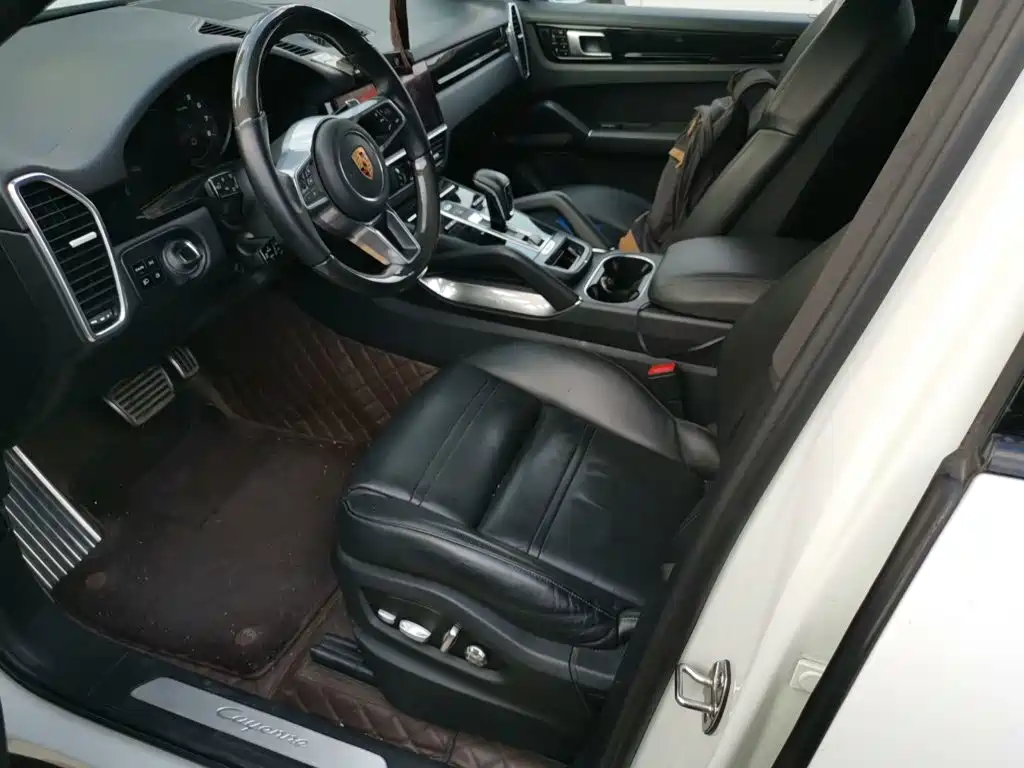 Porsche Cayenne — миниатюра 16