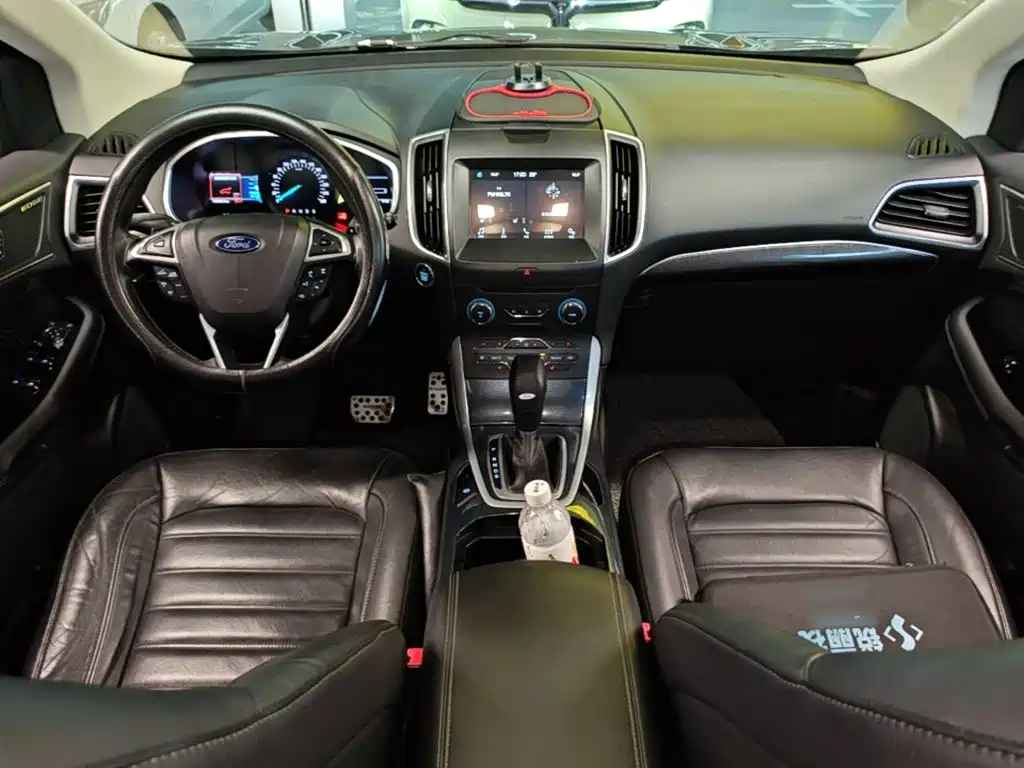 Ford Edge — миниатюра 14