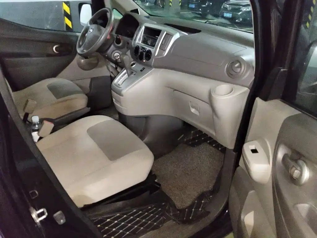 Nissan NV200 — миниатюра 18