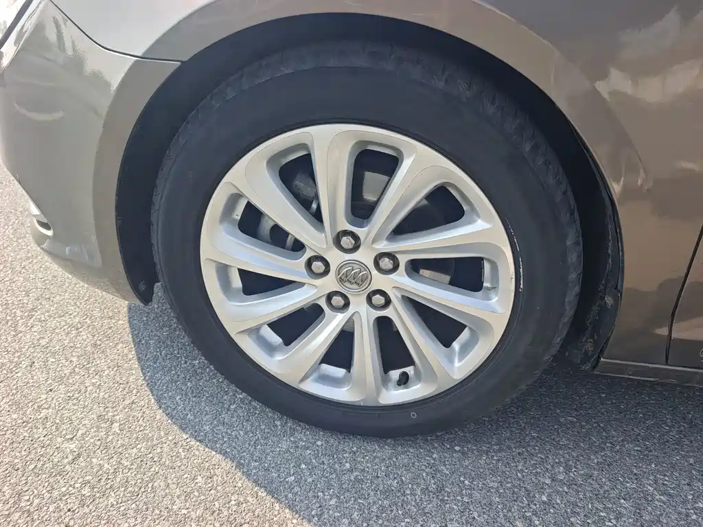 Buick LaCrosse — миниатюра 9