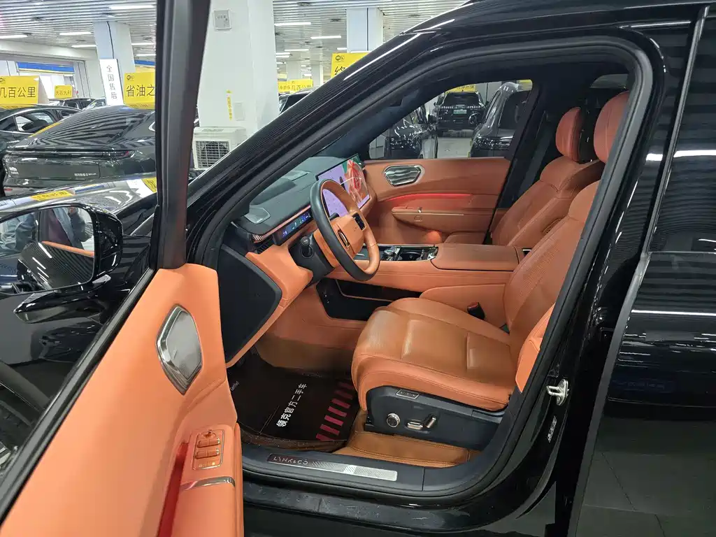 Lynk & Co 900 — миниатюра 5