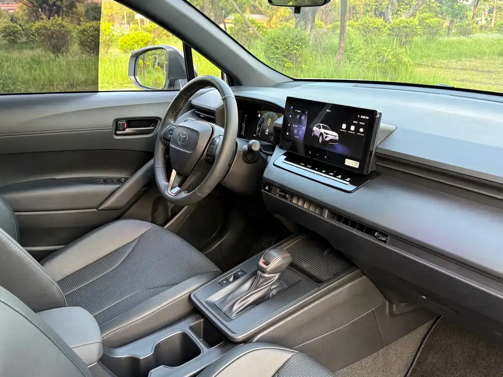Toyota Corolla Cross — миниатюра 14