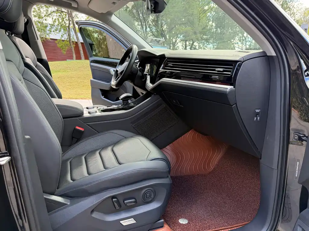 Volkswagen Touareg — миниатюра 8