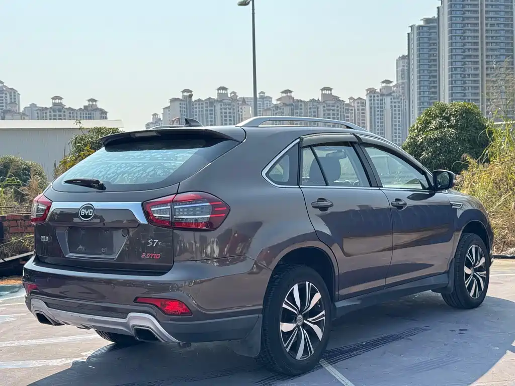 BYD S7