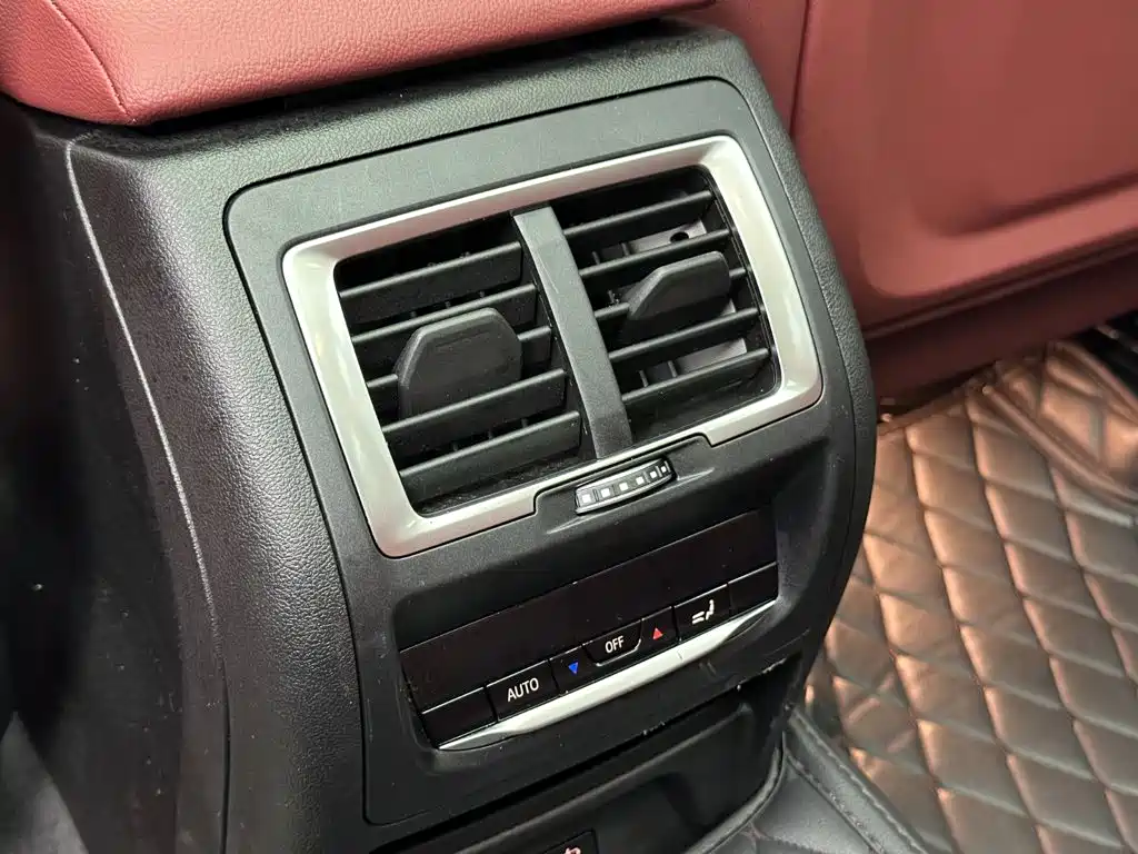 BMW iX3 — миниатюра 15