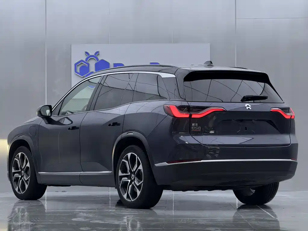 NIO ES8 2020 415KM мест