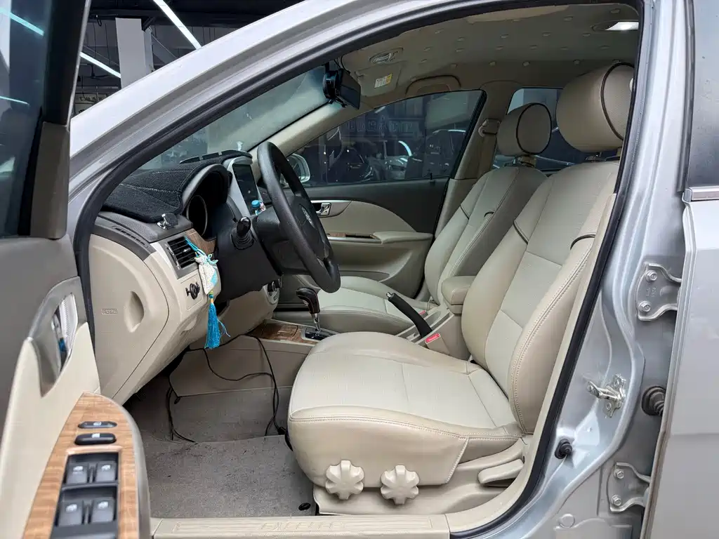 Buick Excelle — миниатюра 9