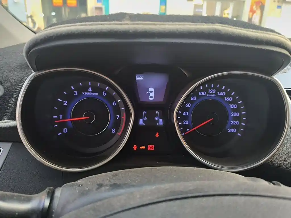 Hyundai Elantra Langdong — миниатюра 4