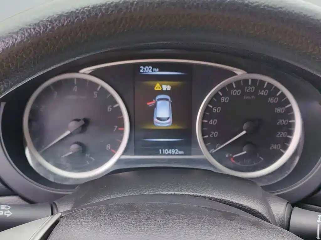 Nissan Tiida — миниатюра 12