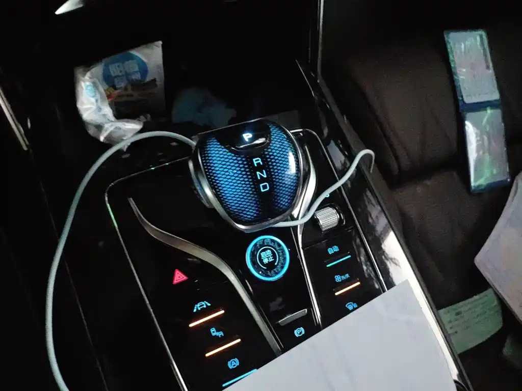 BYD Tang New Energy — миниатюра 7