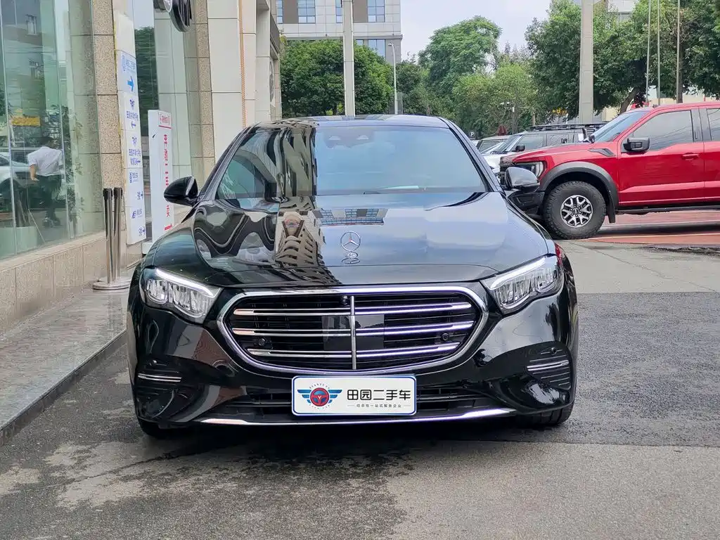 Mercedes-Benz E-Class — миниатюра 2