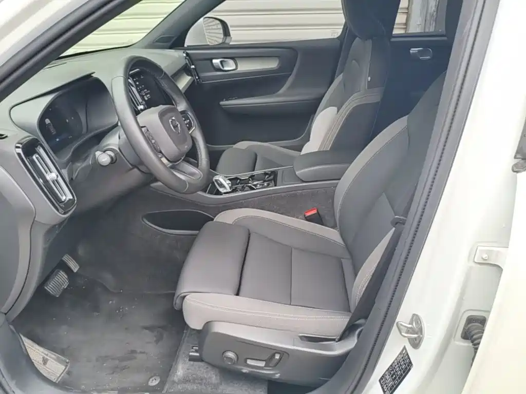 Volvo XC40 — миниатюра 15