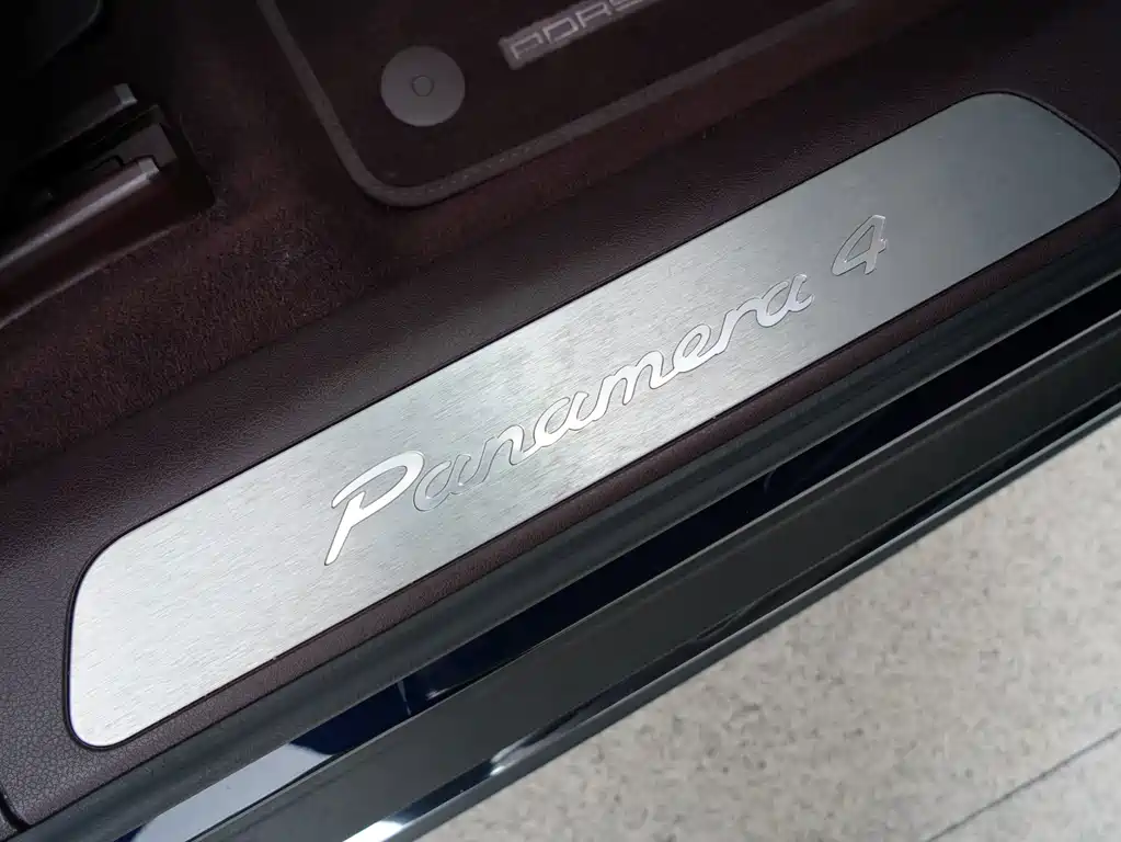 Porsche Panamera Hybrid — миниатюра 13