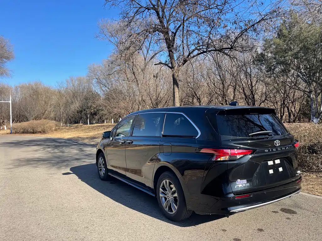 TOYOTA SIENNA