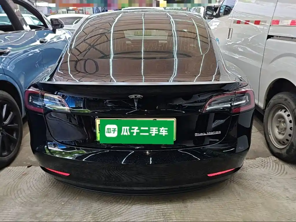 Tesla Model 3 — миниатюра 6