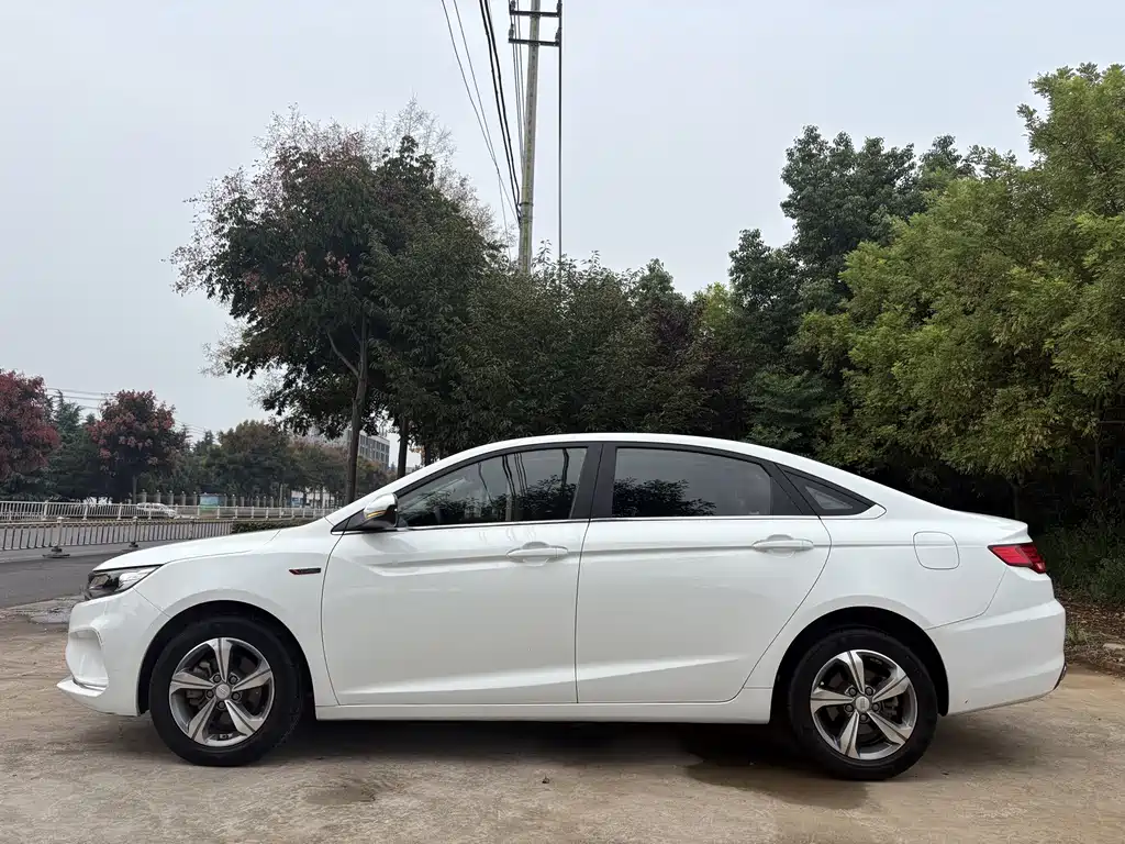 Geely Emgrand GL — миниатюра 2