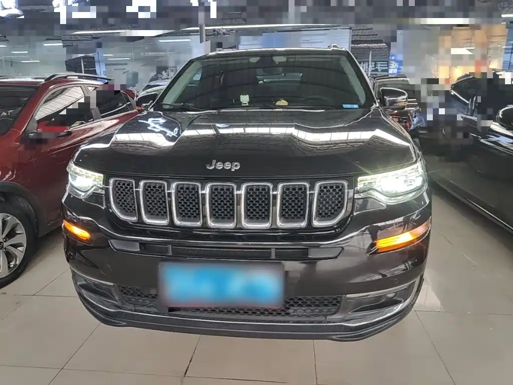 Jeep Grand Commander — миниатюра 3