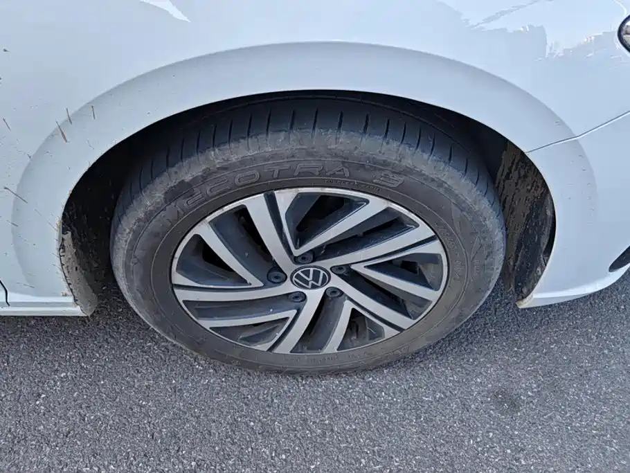 Volkswagen Lavida — миниатюра 6