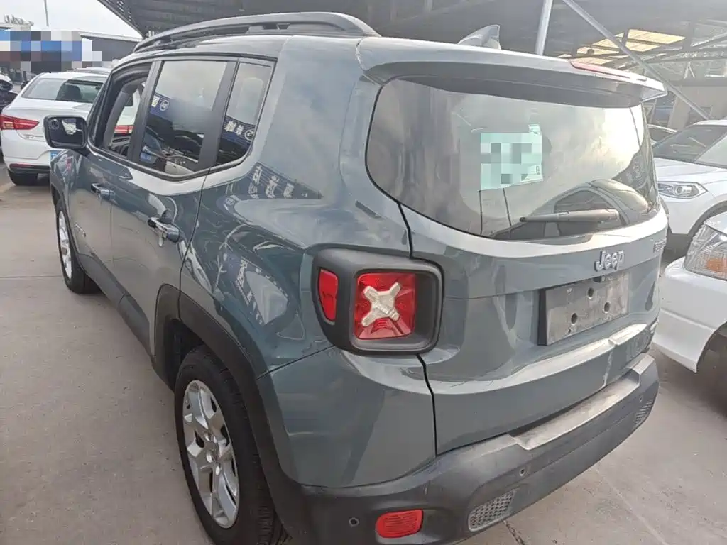 Jeep Renegade — миниатюра 5