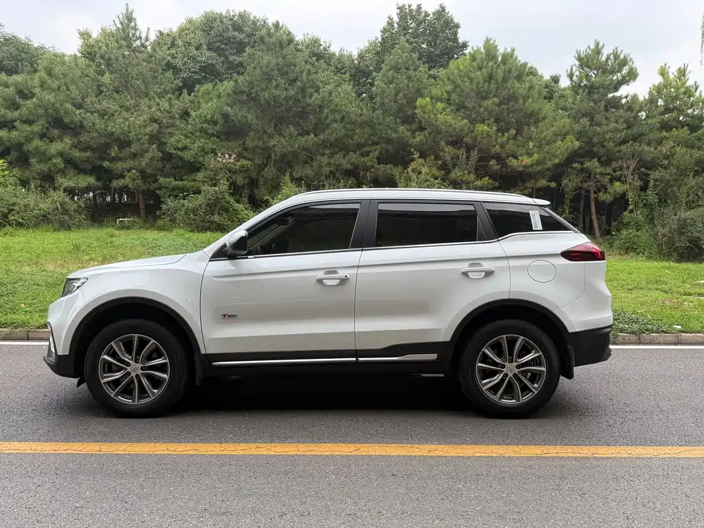 Geely Boyue 1.8TD DCT 2WD Connected Type 4G Connected Edition, фото 3