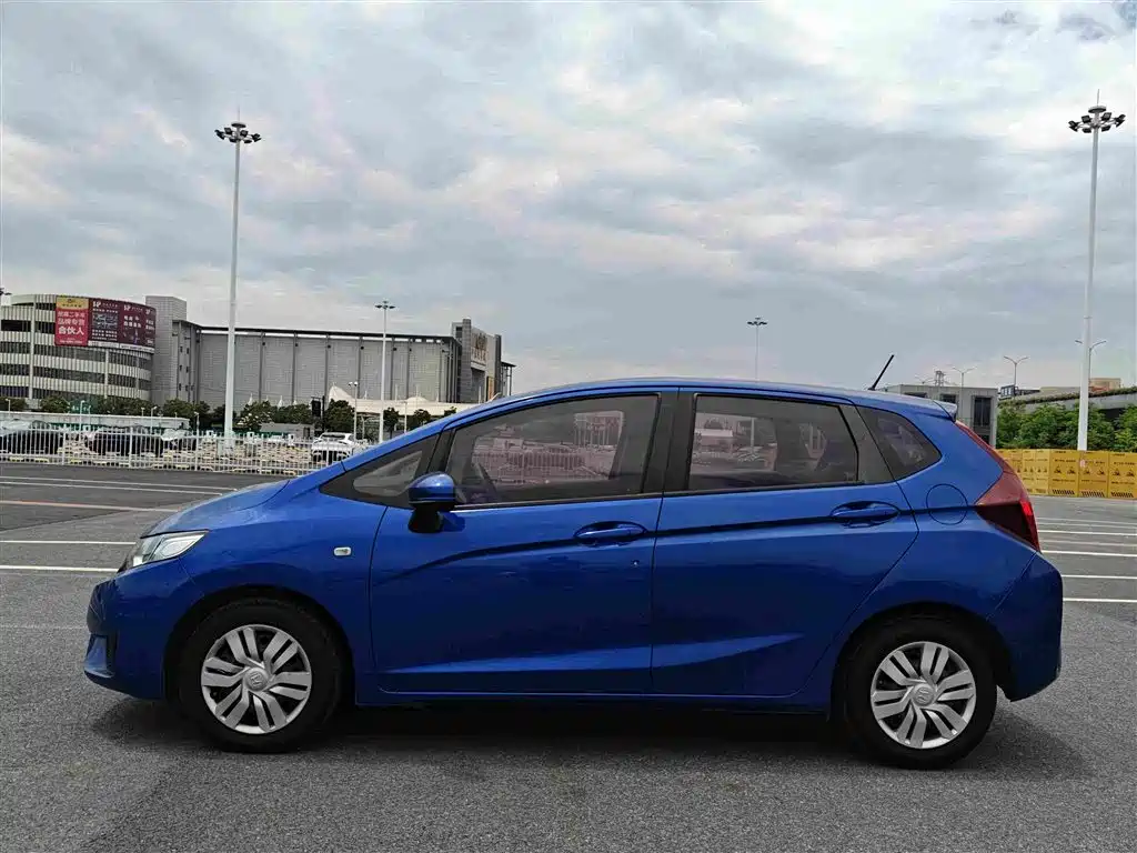 Honda Fit — миниатюра 8