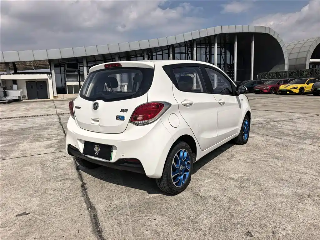 Changan EV — миниатюра 5