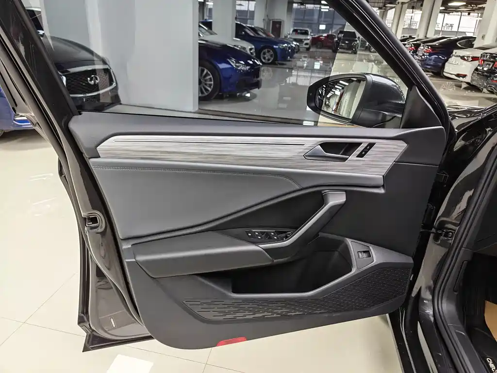 Volkswagen Sagitar 2023 280TSI DSG