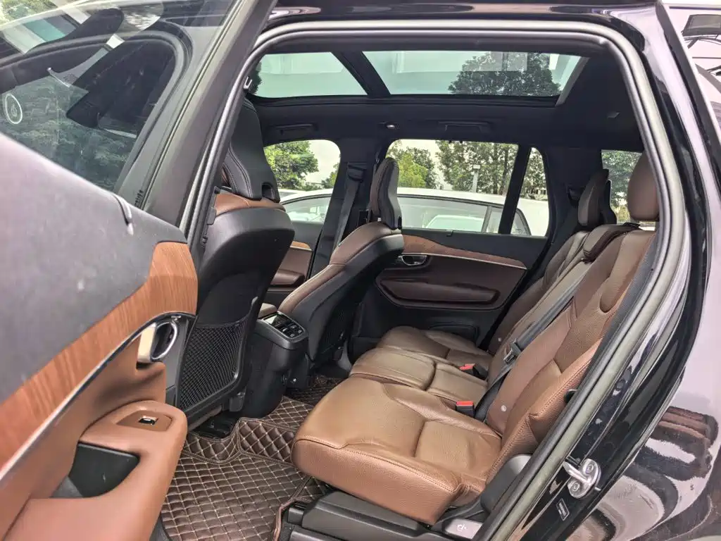 Volvo XC90 — миниатюра 10