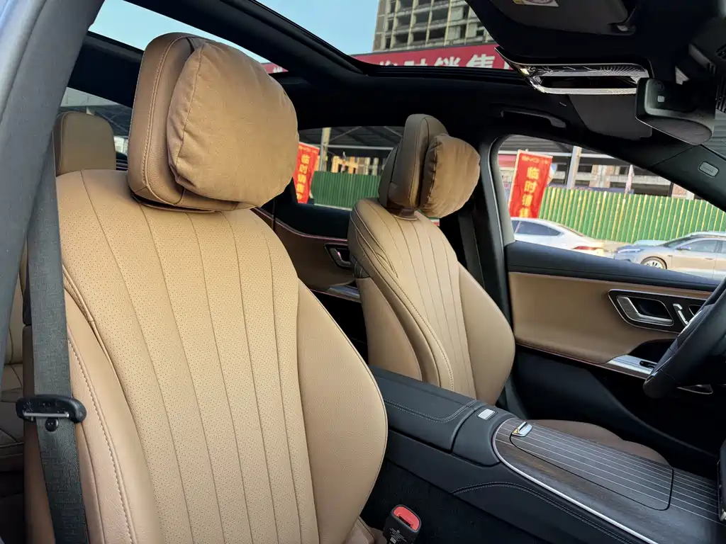 Mercedes-Benz E-Class — миниатюра 14