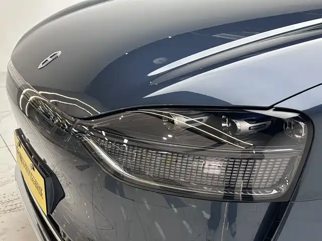 AITO ASK THE WORLD M9