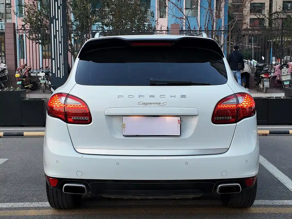 Porsche Cayenne 2011 Cayenne S 4.8L