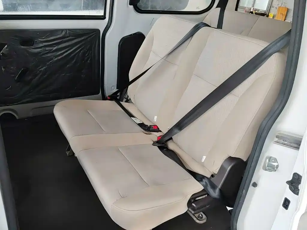 Wuling Hongguang V — миниатюра 17