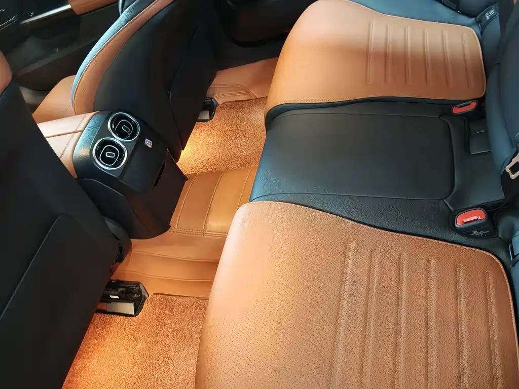 Mercedes-Benz C-Class — миниатюра 6