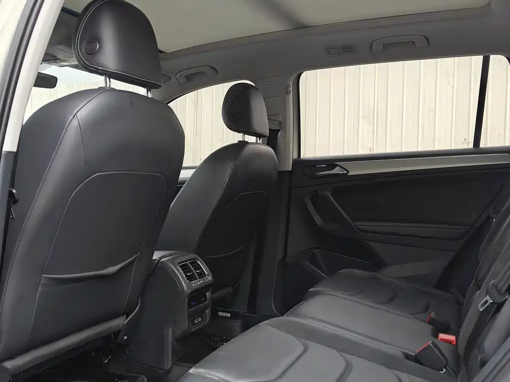Volkswagen Tiguan L — миниатюра 7