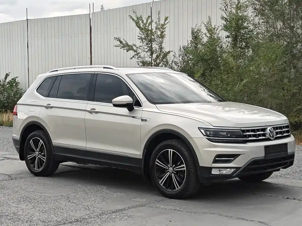 Volkswagen Tiguan L — миниатюра 2